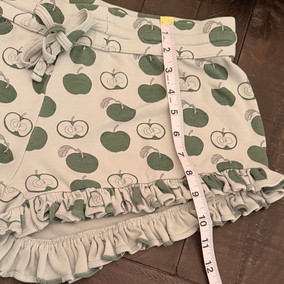 Kate Quinn Green Apple 🍏 Print Ruffle Sleep Shorts - Picture 7 of 7